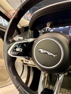 جاكوار XE